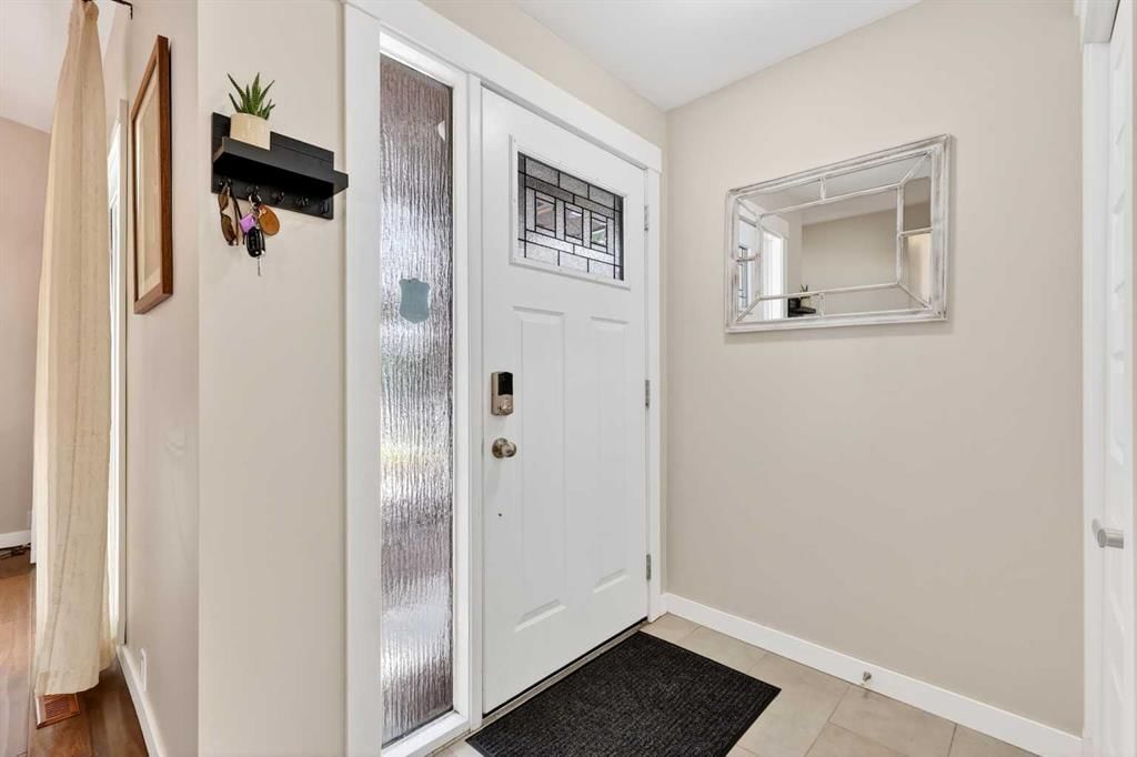 263 Shawmeadows Road SW, Calgary — photo 3 of 49