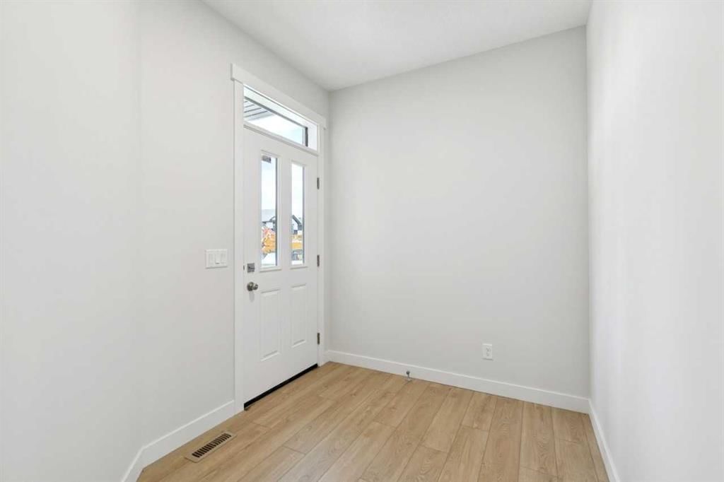 322 Hotchkiss Common SE, Calgary — photo 3 of 34