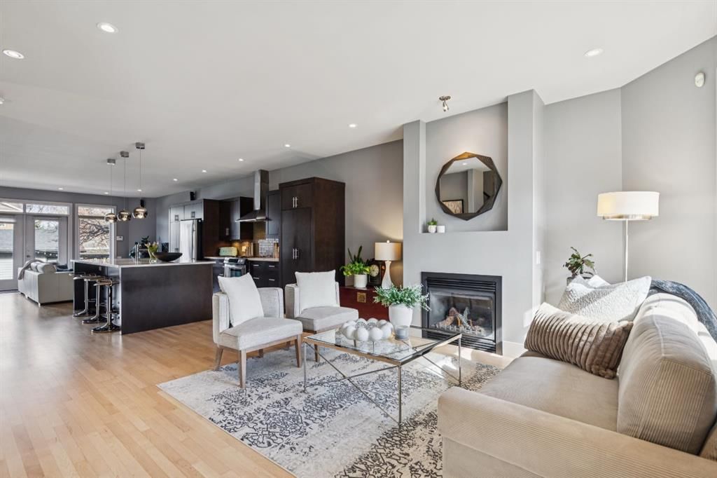 3043 28 Street SW, Calgary — photo 3 of 49