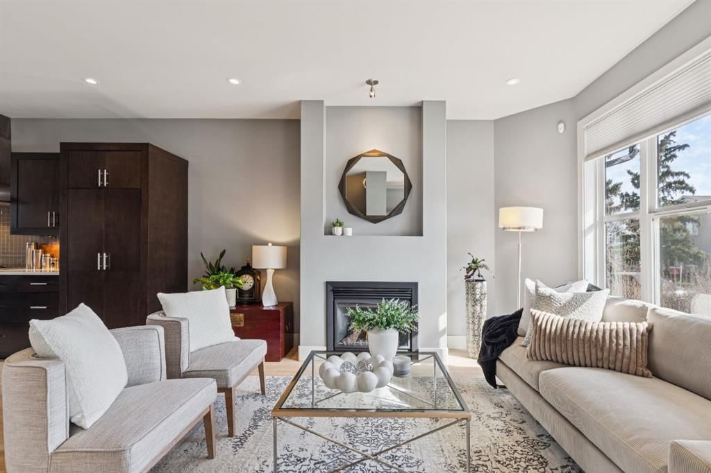 3043 28 Street SW, Calgary — photo 4 of 49