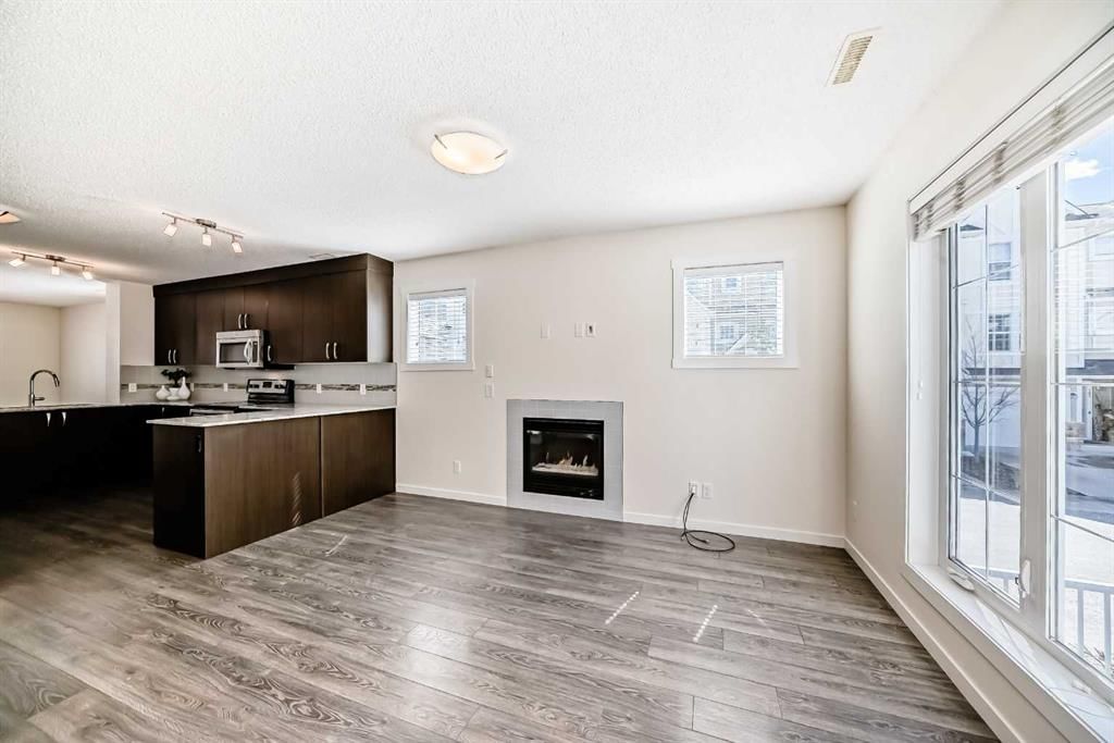 204 Auburn Bay Circle SE, Calgary — photo 4 of 37
