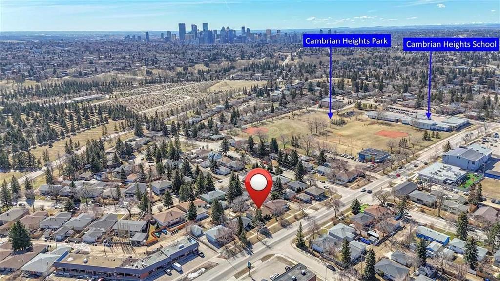 568 Northmount Drive NW, Calgary — photo 4 of 50