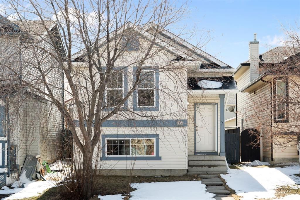 95 Coventry Road NE, Calgary — photo 2 of 41