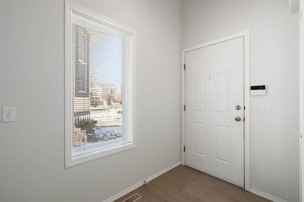 95 Coventry Road NE, Calgary — photo 4 of 41