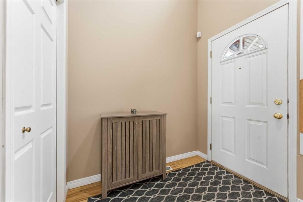 21 Panamount Crescent NW, Calgary — photo 2 of 37