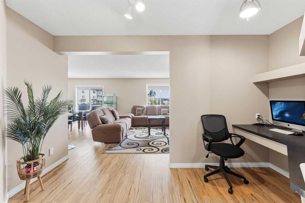 21 Panamount Crescent NW, Calgary — photo 4 of 37