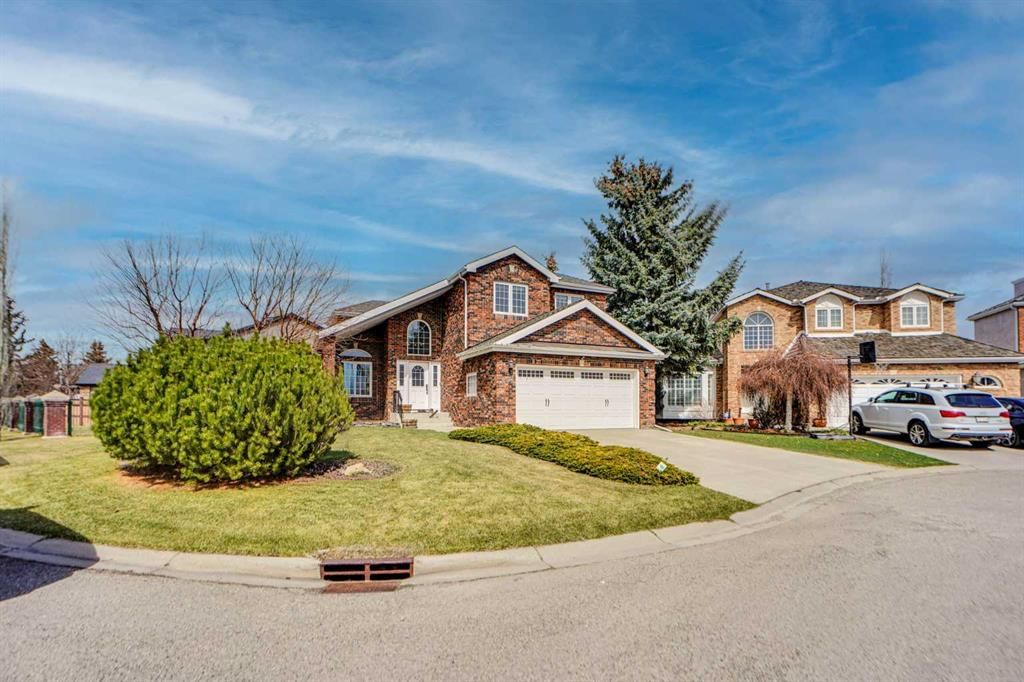 1408 Christie Knoll Green SW, Calgary — photo 2 of 50