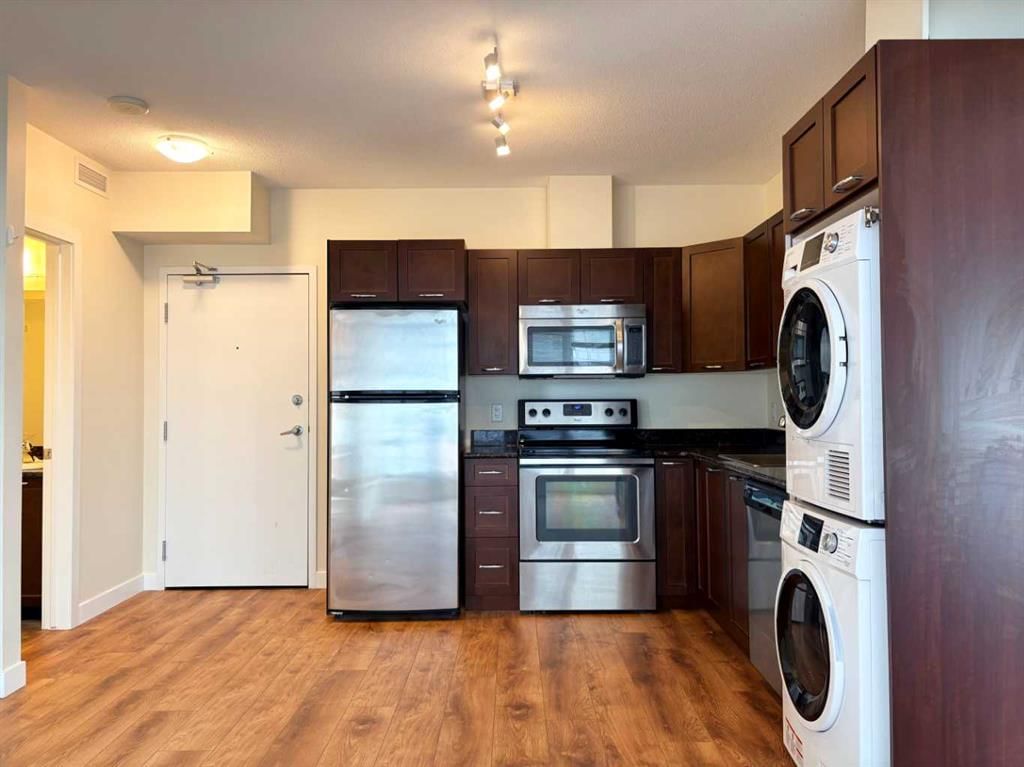 208, 3820 Brentwood Road NW, Calgary — photo 3 of 18