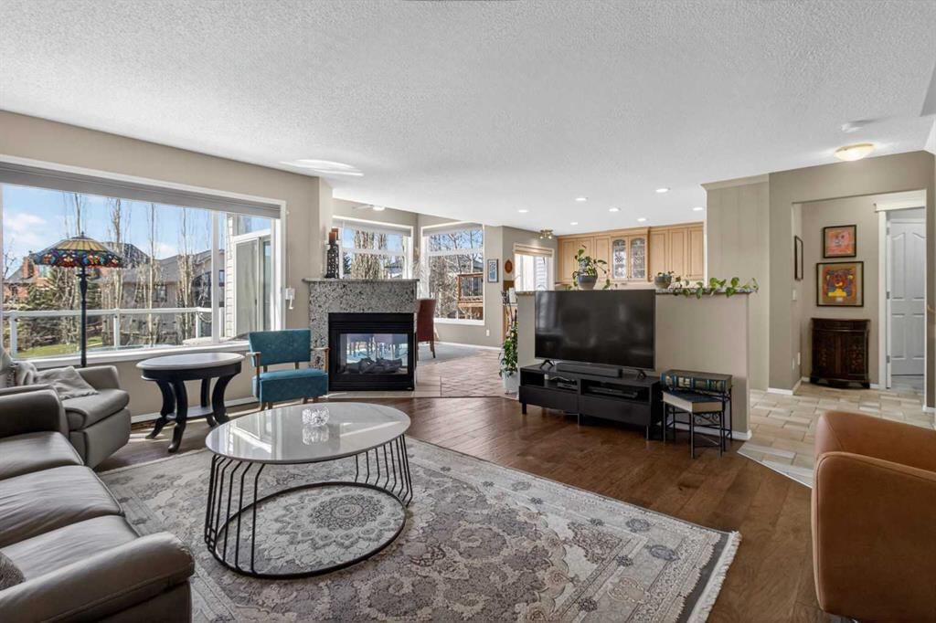 3737 Springbank Drive SW, Calgary — photo 4 of 44