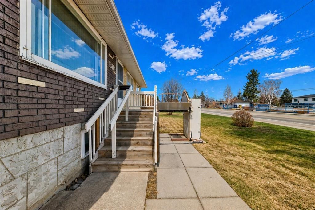 8315 Bowness Road NW, Calgary — photo 3 of 49