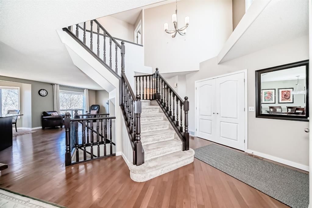3094 Douglasdale Boulevard SE, Calgary — photo 3 of 49