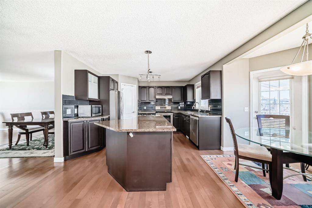 3094 Douglasdale Boulevard SE, Calgary — photo 4 of 49