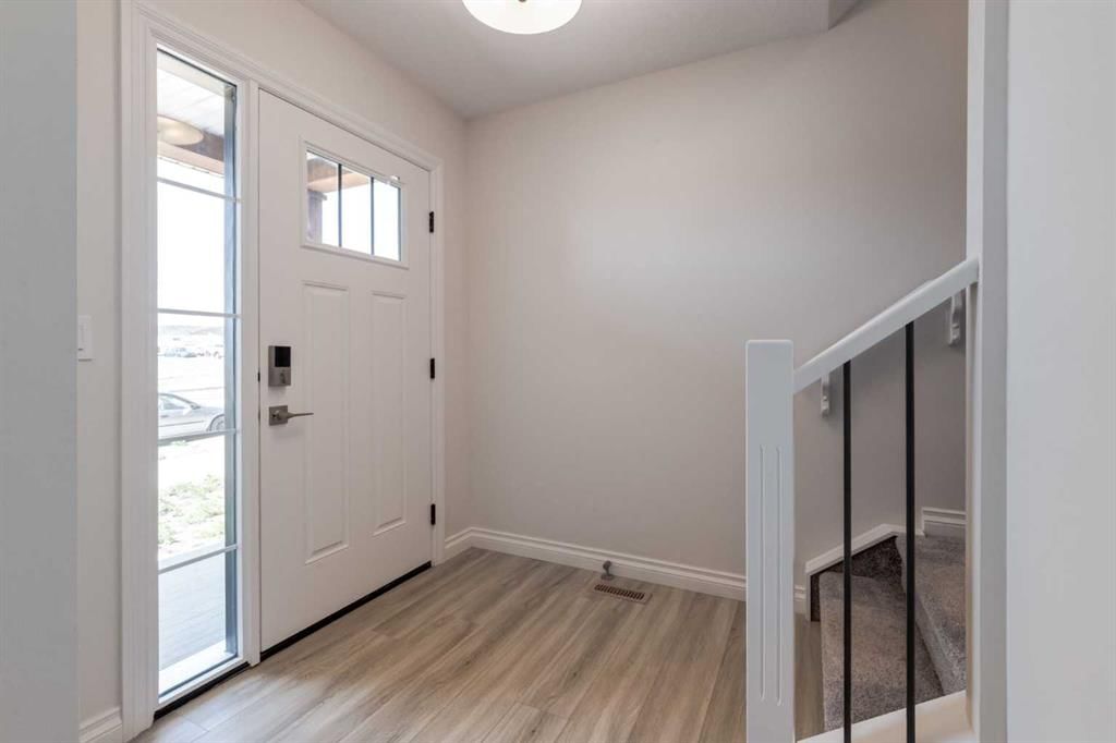 382 Alpine Avenue SW, Calgary — photo 3 of 31