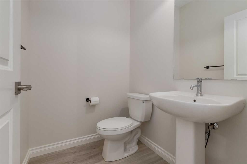 382 Alpine Avenue SW, Calgary — photo 5 of 31
