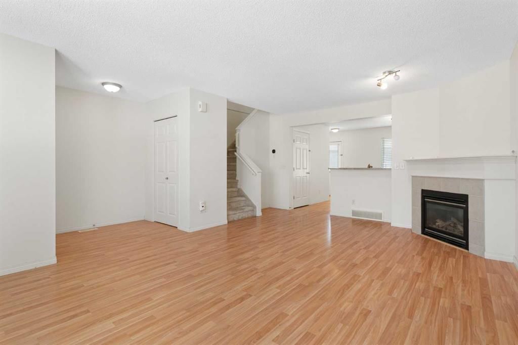 119 Royal Birch Villas NW, Calgary — photo 4 of 30
