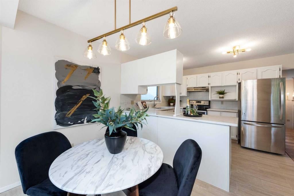 47 Hawkstone Drive NW, Calgary — main listing photo
