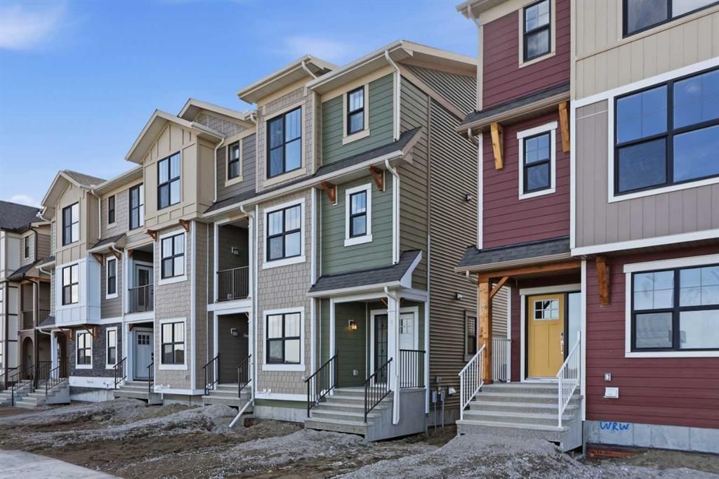 85 Wild Rose Way SE, Calgary — photo 2 of 35