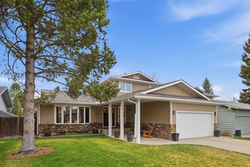 820 Parkwood Drive SE, Calgary — main listing photo