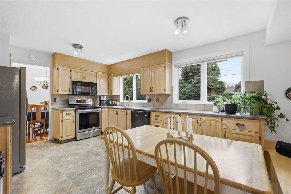 820 Parkwood Drive SE, Calgary — photo 4 of 42