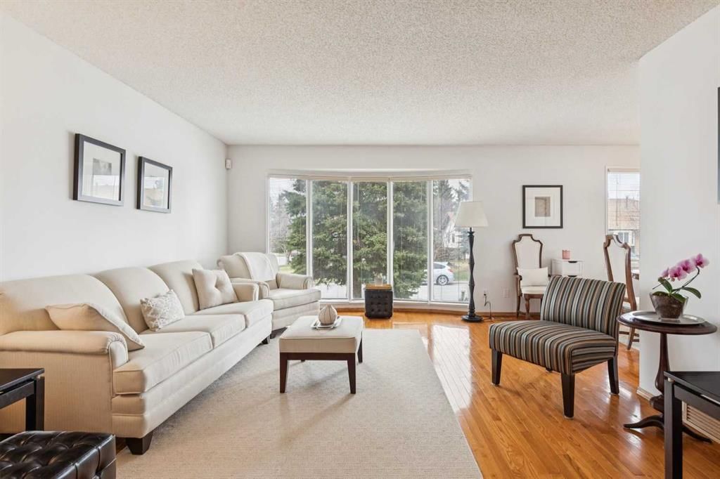 87 Edforth Road NW, Calgary — photo 4 of 41