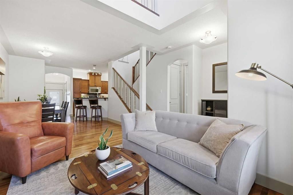 4014 Patricia Landing SW, Calgary — photo 5 of 43