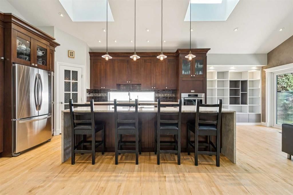 367 Discovery Place SW, Calgary — photo 4 of 48