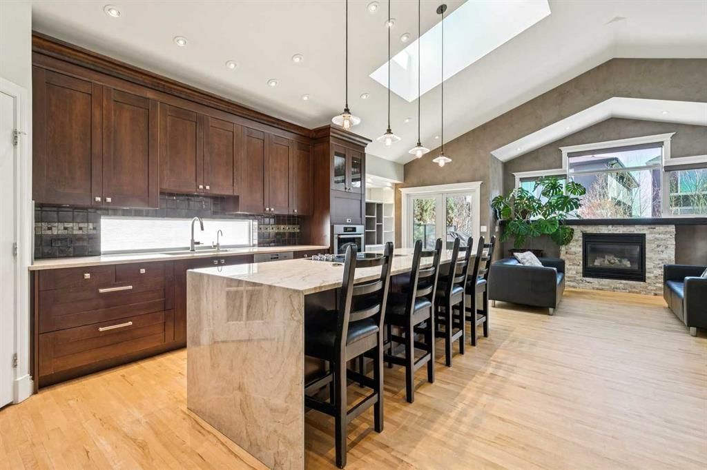 367 Discovery Place SW, Calgary — photo 5 of 48
