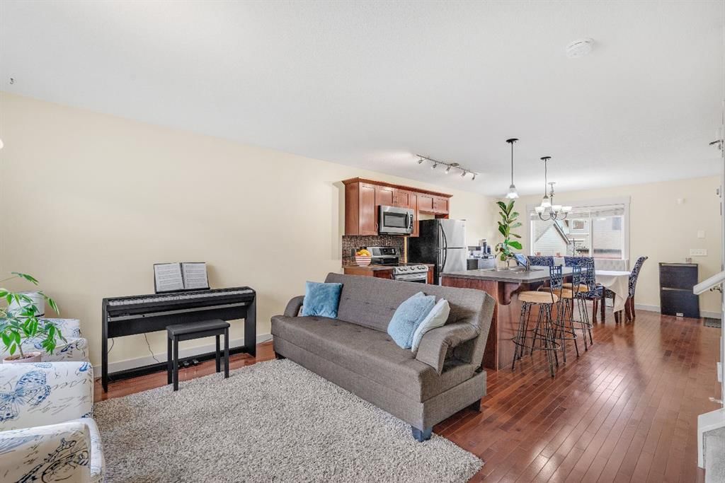301 Skyview Ranch Drive NE, Calgary — photo 4 of 20