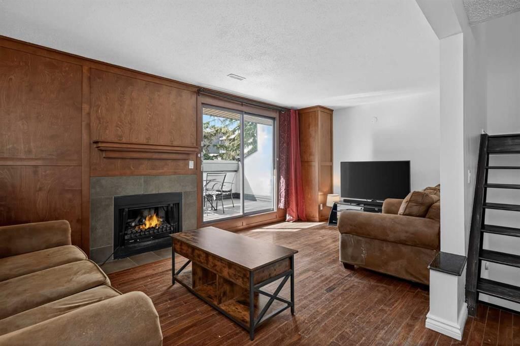 1008, 2520 Palliser Drive SW, Calgary — photo 4 of 37