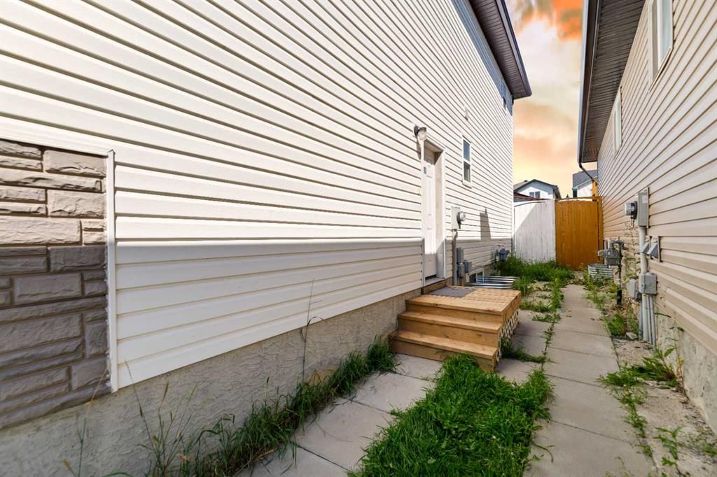 248 Taracove Road NE, Calgary — photo 4 of 38