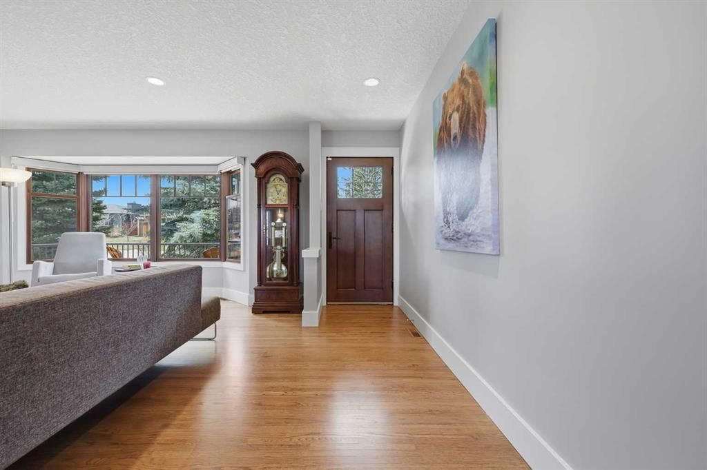 70 Wimbledon Crescent SW, Calgary — photo 2 of 46