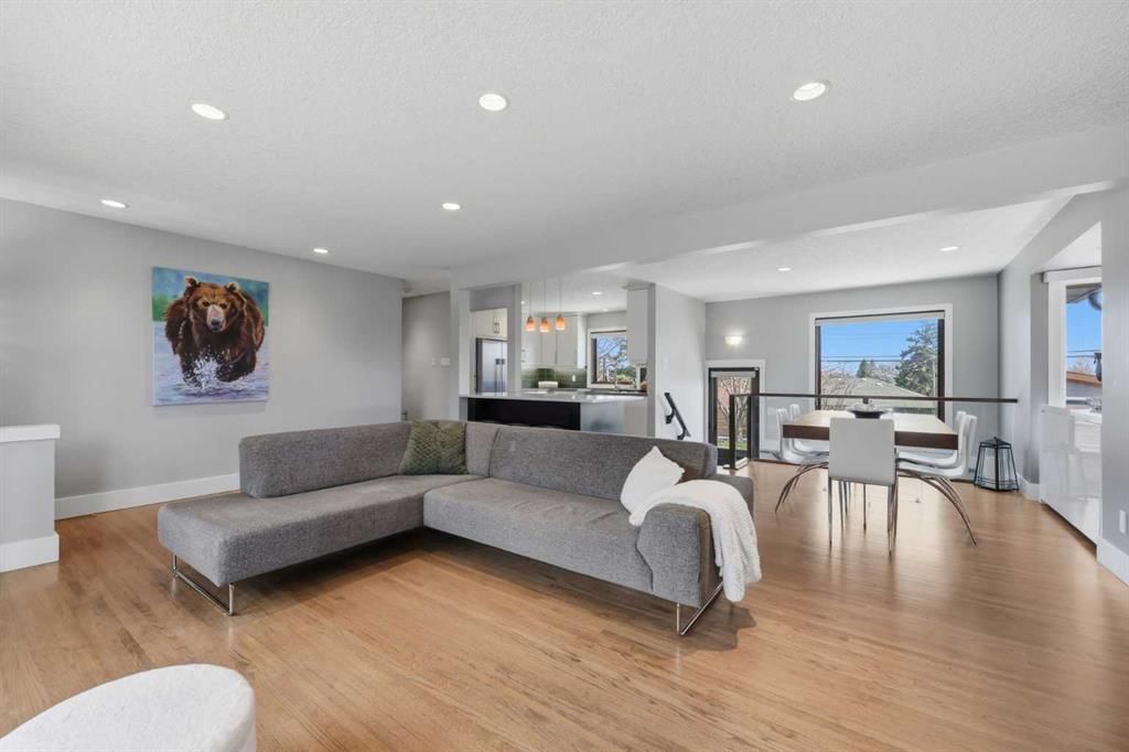 70 Wimbledon Crescent SW, Calgary — photo 5 of 46