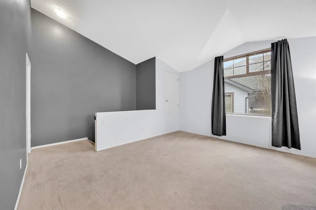 205, 27 Everridge Square SW, Calgary — photo 3 of 24