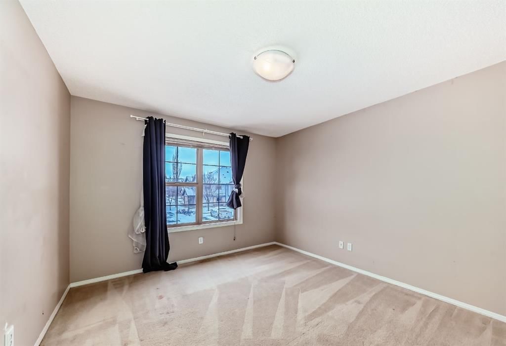 205, 27 Everridge Square SW, Calgary — photo 5 of 24