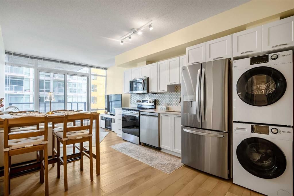 402, 3830 Brentwood Road NW, Calgary — photo 5 of 21