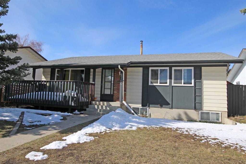 4704 31 Avenue NE, Calgary — main listing photo