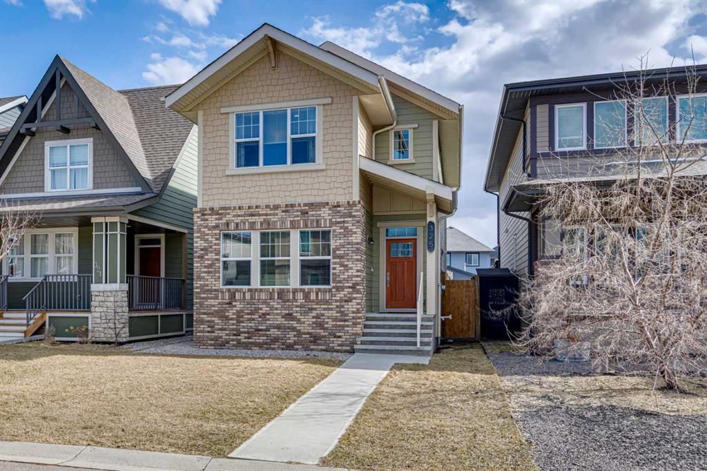 325 Marquis Heights SE, Calgary — main listing photo
