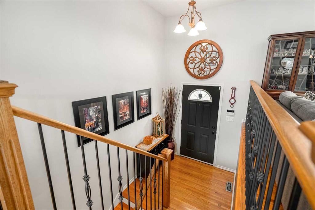 1120 Lake Wapta Place SE, Calgary — photo 4 of 50