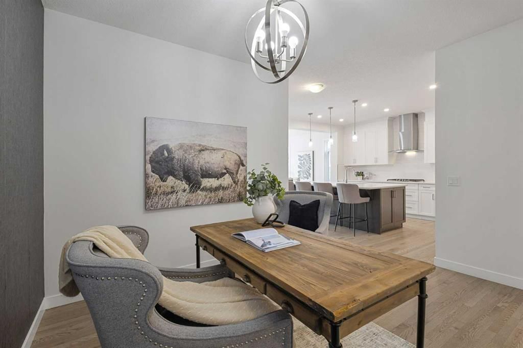 326 Crestmont Drive SW, Calgary — photo 4 of 40