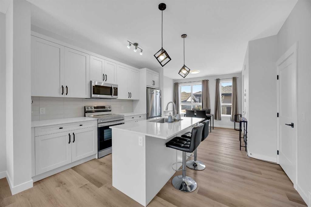 32 Silverton Glen Green SW, Calgary — photo 2 of 43
