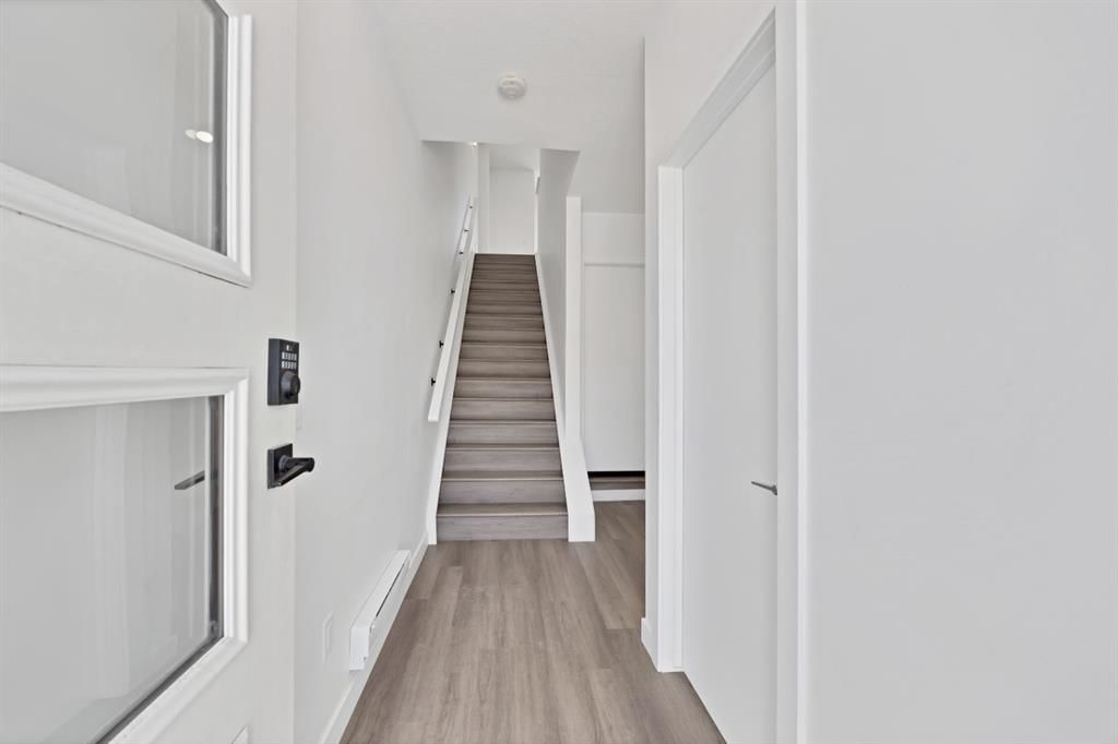 105 Panatella Square NW, Calgary — photo 3 of 47