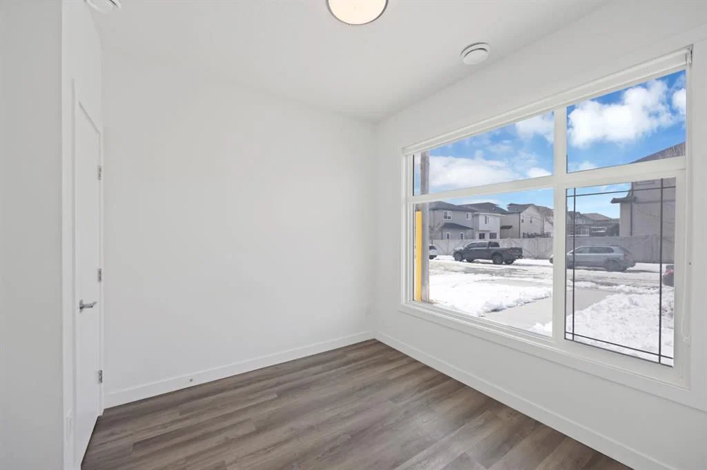 105 Panatella Square NW, Calgary — photo 5 of 47