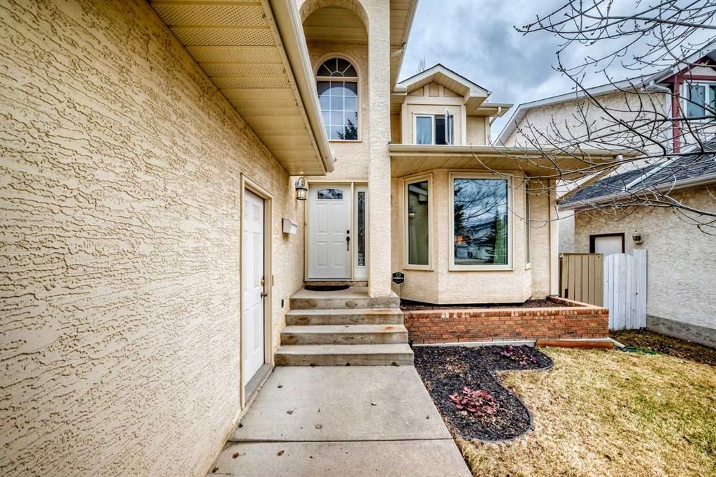5 Woodmark Place SW, Calgary — photo 2 of 50