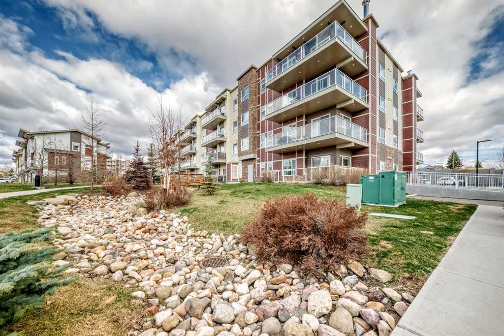 103, 300 Harvest Hills Place NE, Calgary — photo 2 of 39