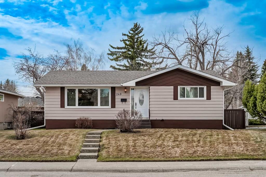 249 Westminster Drive SW, Calgary — main listing photo