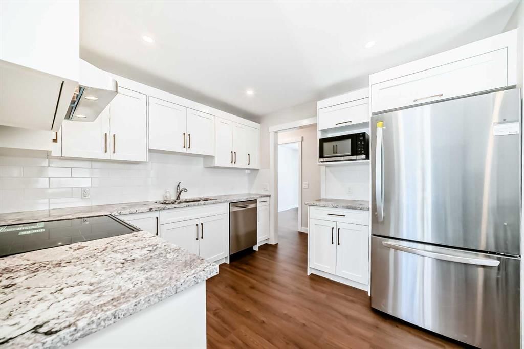 7427 25 Street SE, Calgary — photo 3 of 41