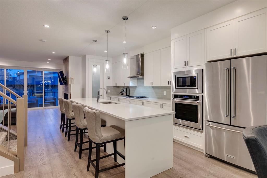 232 24 Avenue NE, Calgary — photo 5 of 50