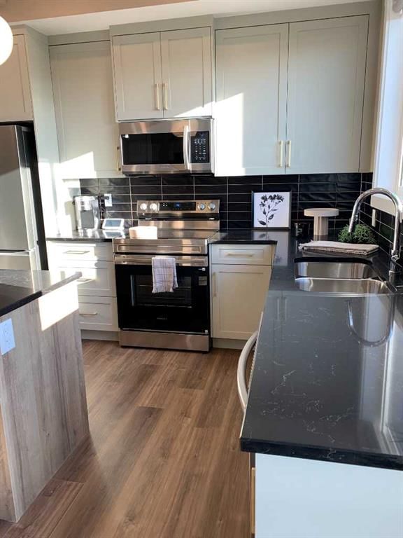 135 Ambleridge Street NW, Calgary — photo 3 of 13