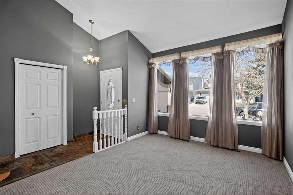 67 Woodstock Road SW, Calgary — photo 4 of 50