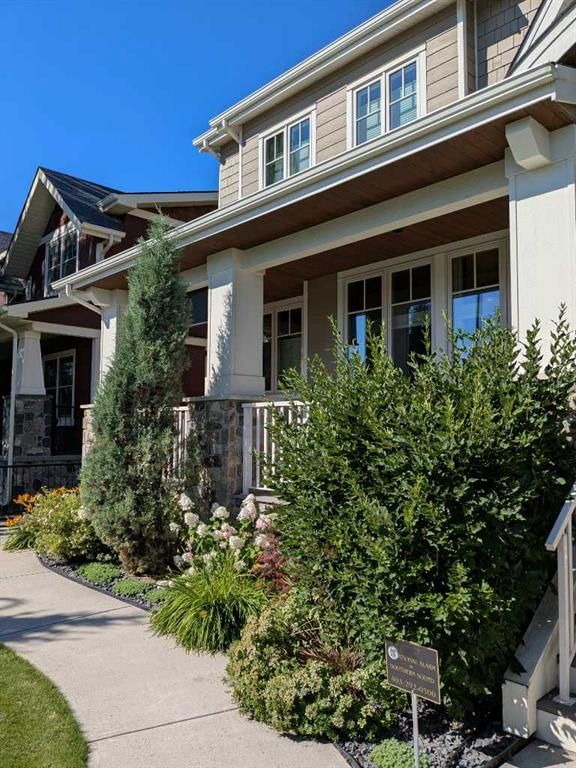 4207 15A Street SW, Calgary — photo 4 of 46